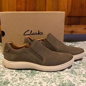 Women’s Clark’s Nubuck Leather Nalle Stride Taupe Slip On Sneaker